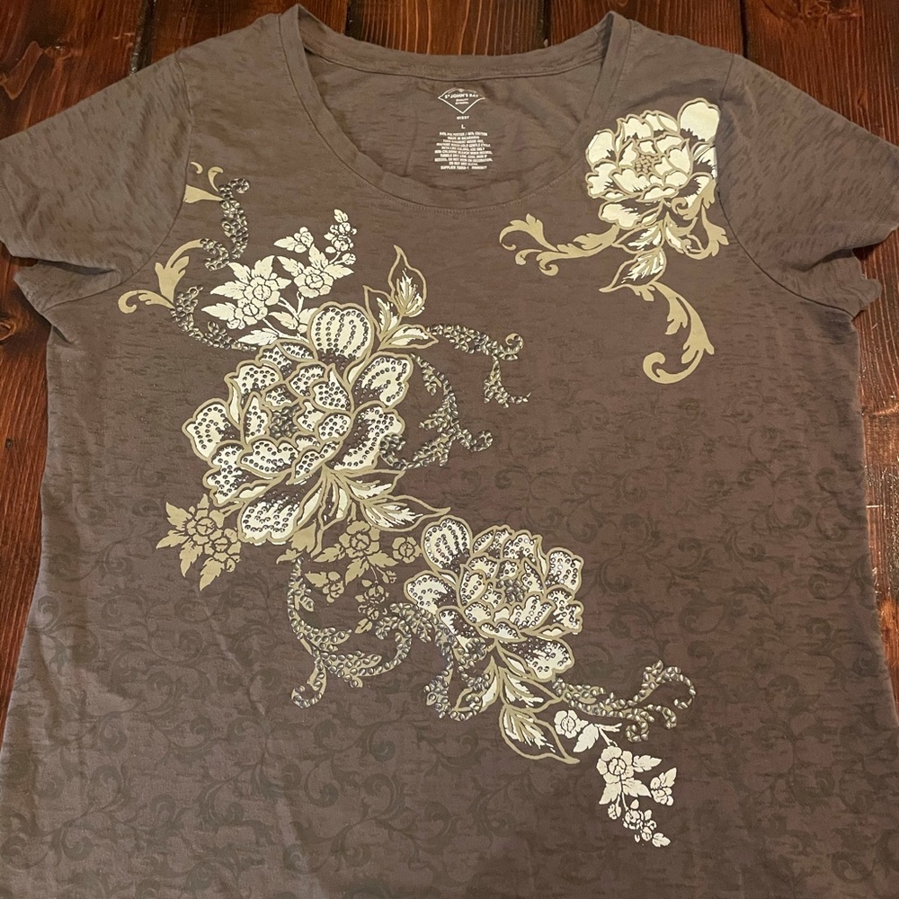 St. johns bay shirt size large With bedazzle